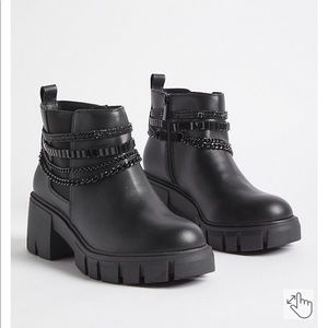 CHAIN ANKLE BOOTIE - FAUX LEATHER BLACK (WW)